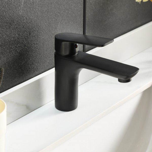 Kylpyhuonepaketti | Kestävä sintrattu kivi | LED peili | Cirrus Valkoinen Kylpyhuonepaketti | Kestävä sintrattu kivi | LED peili | Cirrus Valkoinen