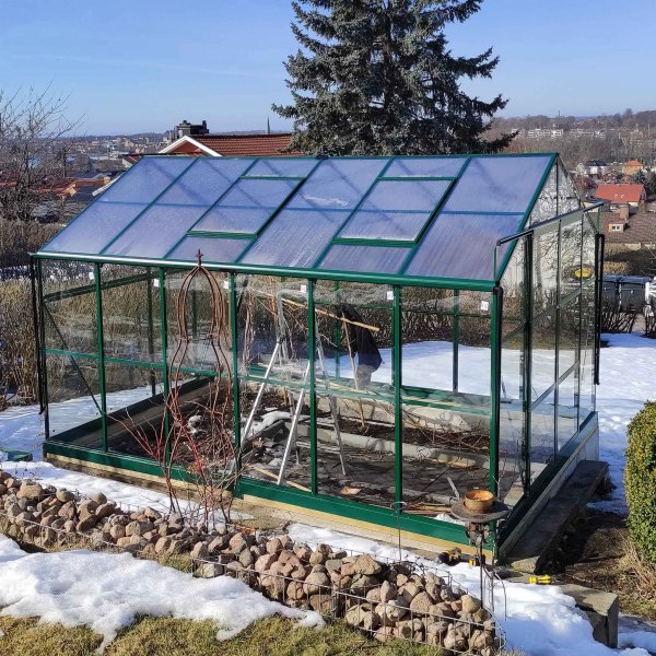 Kasvihuone 9,6 m | 4mm turvalasi | 5 vuoden myrskytakuu