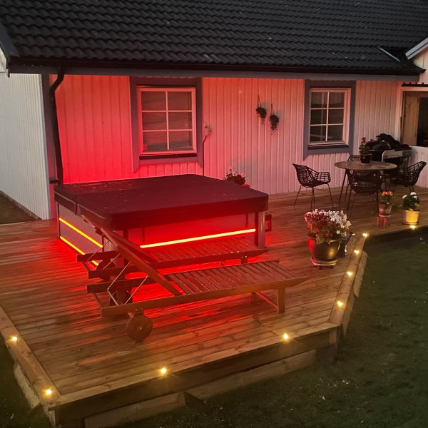 Kylpytynnyri Vivid Dreams WiFi - 5-6 henkilöä | Lyfco Kylpytynnyri Vivid Dreams WiFi - 5-6 henkilöä | Lyfco