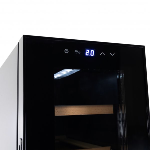 Viininj��hdytin 18 pulloa | Eritt�in hiljainen | LED-valaistus | 25cm kapea