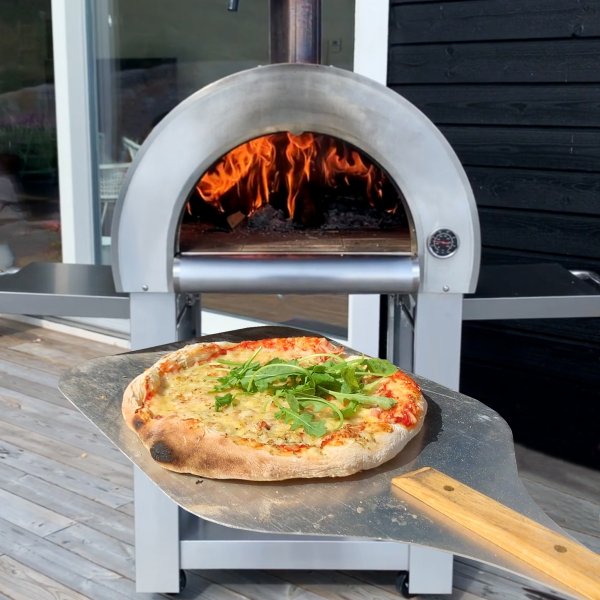 Puulmmitteinen pizzauuni kotikyttn | Milano